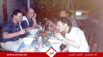 حكاية صورة تجمع علي الحجار والعالم أحمد زويل حول طبق كوارع في وسط المدينة