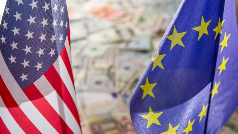 ترامب: فرصة تحقيق اتفاق تجاري مع الاتحاد الأوروبي تصل إلى 50% ترامب: فرصة تحقيق اتفاق تجاري مع الاتحاد الأوروبي تصل إلى 50%