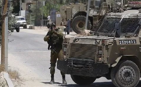 الجيش الإسرائيلي يعلن استهدافه لفلسطيني جنوبي الضفة الغربية بزعم “محاولته تنفيذ هجوم طعن” و”عدم تسجيل أي إصابات” بين جنوده.