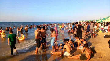 عطية لـ “بوابة روزاليوسف”: ازدحام كبير في شواطئ بلطيم وتواجد للمنقذين