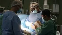 طبيب متطوع في غزة: نُجري جراحات وعمليات بتر للأطراف دون استخدام التخدير
