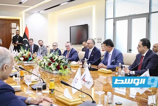 مستشار ترامب يعلن عن صفقات منتظرة بين قطاع النفط وشركات أمريكية مستشار ترامب يعلن عن صفقات منتظرة بين قطاع النفط وشركات أمريكية