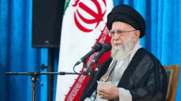 خامنئي: فقدان القادة والعلماء كارثة مؤلمة، ولكن إيران ست emerge أقوى من ذلك.