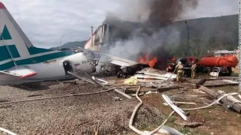 استعادة الصندوقين الأسودين من الطائرة الروسية المفقودة استعادة الصندوقين الأسودين من الطائرة الروسية المفقودة