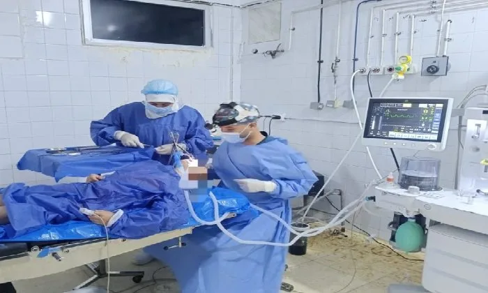في يوم مميز.. 20 جراحة تخلص مرضى إدفو وكفر الدوار بالبحيرة من آلام قوائم الانتظار