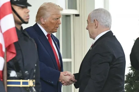 أعضاء من الكونغرس الأمريكي يطلبون من ترامب الضغط على نتنياهو لفرض وقف إطلاق النار في غزة وإعادة المحتجزين بأسرع وقت. أعضاء من الكونغرس الأمريكي يطلبون من ترامب الضغط على نتنياهو لفرض وقف إطلاق النار في غزة وإعادة المحتجزين بأسرع وقت.