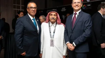 عمرو مصيلحي يلتقي برئيس الاتحاد الدولي لكرة السلة خلال اجتماعات الاتحاد الأفريقي