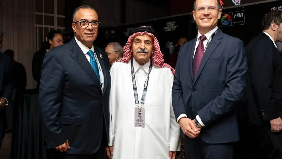 عمرو مصيلحي يلتقي برئيس الاتحاد الدولي لكرة السلة خلال اجتماعات الاتحاد الأفريقي عمرو مصيلحي يلتقي برئيس الاتحاد الدولي لكرة السلة خلال اجتماعات الاتحاد الأفريقي
