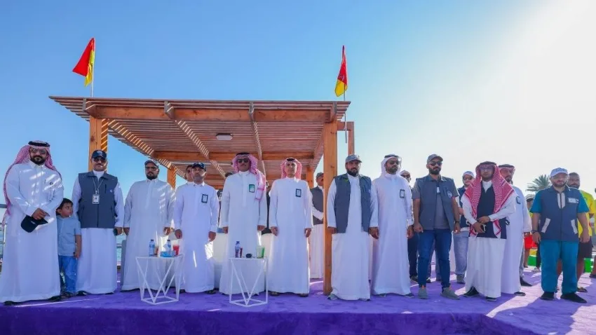 أمانة جدة تنظم فعالية سلامة البحر بالتعاون مع الجهات المختصة على شاطئ المستقبل
