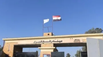 معبر رفح ظل مفتوحاً منذ بداية الحرب.. ومصر تستمر في إدخال المساعدات.