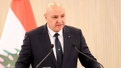 الرئيس اللبناني يعلن أنه يجري محادثات مباشرة مع “حزب الله” لحل قضية السلاح ويؤكد: المفاوضات تسير للأمام رغم التعقيدات.