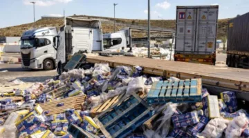 فضيحة جديدة: ضباط إسرائيليون يعترفون بتدمير مساعدات غذائية وطبية بعد رفض الجيش توزيعها في غزة