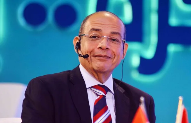 “محمد مصطفى شردي” يستعيد لحظات حياته في معرض الكتاب ببورسعيد