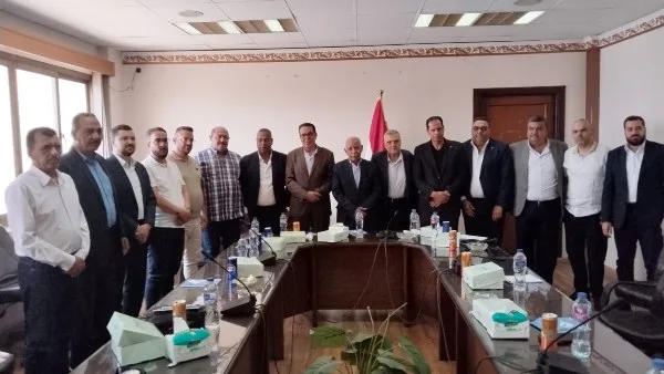عمال مصر ولبنان يتناقشون حول تعزيز التعاون ومواجهة التحديات المشتركة.