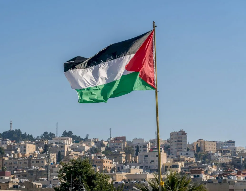 ترحيب عربي وإدانة أمريكية تجاه اعتراف فرنسا بـ”دولة فلسطين”