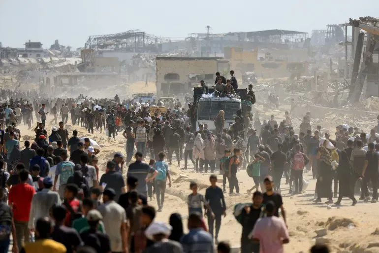 استشهاد 15 فلسطينيا جراء قصف إسرائيلي لمجموعة من منتظري المساعدات في قطاع غزة استشهاد 15 فلسطينيا جراء قصف إسرائيلي لمجموعة من منتظري المساعدات في قطاع غزة