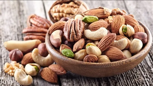 متى يجب تناول المكسرات لفقدان الوزن أو تعزيز صحة القلب؟ متى يجب تناول المكسرات لفقدان الوزن أو تعزيز صحة القلب؟