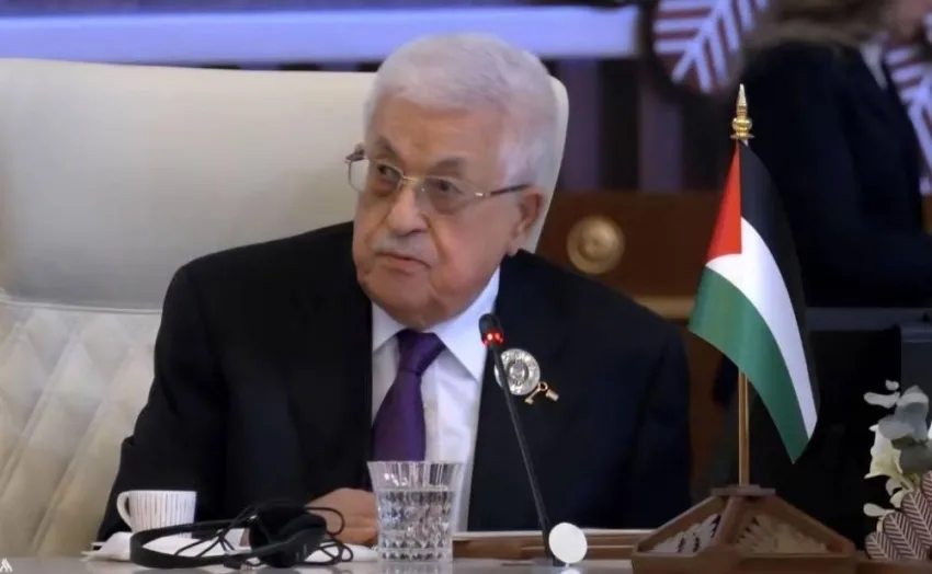 الرئيس الفلسطيني يعبر عن تقديره للسعودية على دورها في تعزيز الاعتراف الفرنسي بدولة فلسطين.