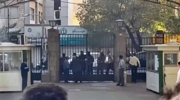 التلفزيون الإيراني: اعتداء مسلح يستهدف مقر القضاء في زاهدان بإقليم بلوشستان