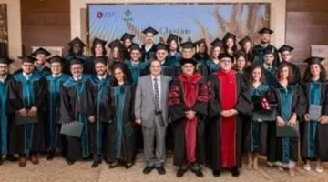 الكنيسة الإنجيلية تحتفل بتخريج الدفعة التاسعة من برنامج الماجستير في الإدارة المسيحية.