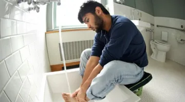 كيف يجب أن يتصرف الشخص عند انقطاع الماء أثناء الوضوء؟.. إجابة أمين الفتوى