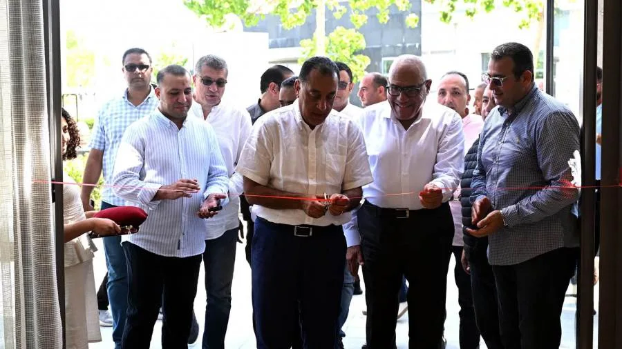 رئيس الوزراء ي inaugurates معرض الهيئة العربية للتصنيع “أتيكو” للصناعات الخشبية ومصنع الإلكترونيات في “نورث سكوير مول العلمين”