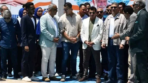 وزير الشباب والرياضة ومحافظ الجيزة ي inaugurate حوض سباحة في نُزل الشباب الدولي