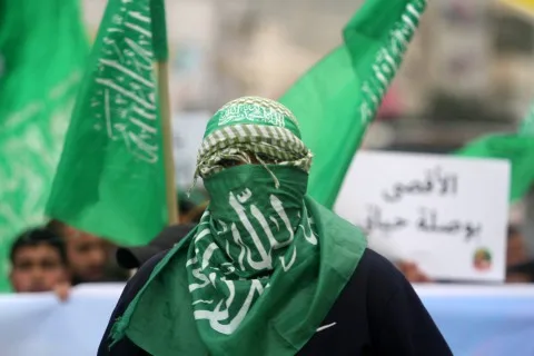 مصادر لـ”رأي اليوم”: “حماس” تشعر بالصدمة من الدول العربية وعلاقتها تسير نحو “الانفصال”؛ إجماع عربي على إغلاق الأبواب أمام الحركة وطرد قادتها بناءً على أوامر خارجية.. وطهران الأمل الأخير. مصادر لـ”رأي اليوم”: “حماس” تشعر بالصدمة من الدول العربية وعلاقتها تسير نحو “الانفصال”؛ إجماع عربي على إغلاق الأبواب أمام الحركة وطرد قادتها بناءً على أوامر خارجية.. وطهران الأمل الأخير.