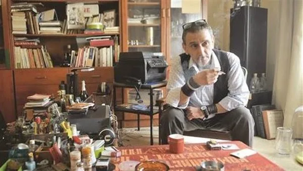 اللحظات الأخيرة لـ ‘زياد الرحباني’ … لم يرضَ بأن يُختزل ألمه في غرفة عمليات أو زراعة كبد لا تليق بمكانته