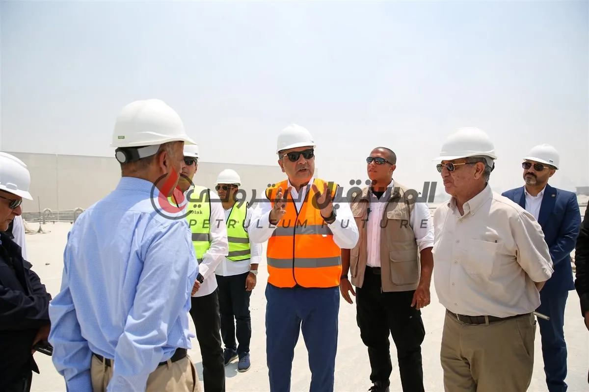 وزير قطاع الأعمال العام يزور مصنع بلوكات الأنود في السخنة لمتابعة أعمال إحيائه وتشغيله مجددًا