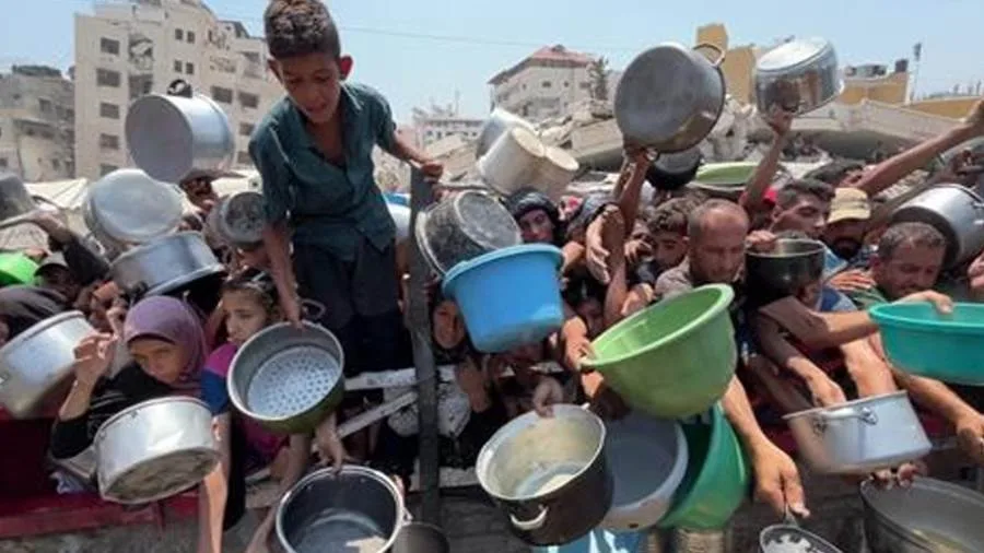 هيئة شؤون اللاجئين تدعو لفرض عقوبات على الاحتلال لوقف المجاعة وإنهاء الإبادة في غزة
