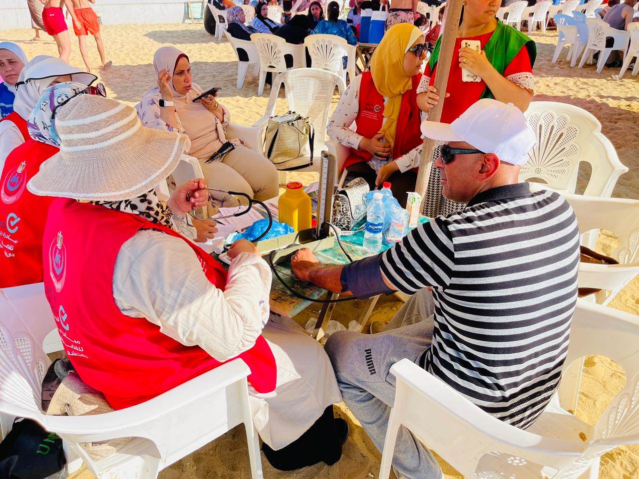 شواطيء الإسكندرية تشهد أجواء احتفالية في ايطار عيدها القومي الـ73