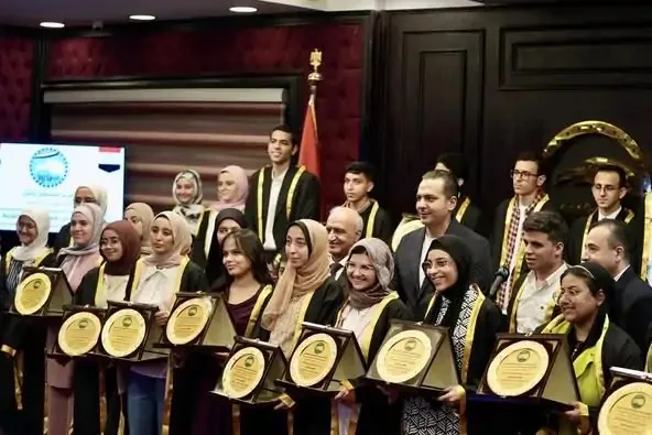 100 ألف جنيه ورحلة عمرة للأمهات… “مستقبل وطن” يكرم الأوائل في الثانوية العامة 100 ألف جنيه ورحلة عمرة للأمهات… “مستقبل وطن” يكرم الأوائل في الثانوية العامة