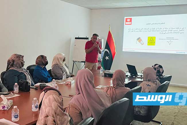 جانب من جلسة توعوية لسيدات من المجلس القومي للمرأة في تاورغاء، السبت 26 يوليو 2025 (بعثة الأمم المتحدة للدعم في ليبيا)