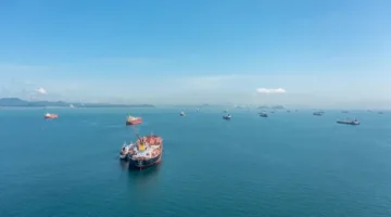 زلزال شديد يضرب المحيط الهادئ مع تحذيرات من خطر تسونامي.. ما الذي جرى؟