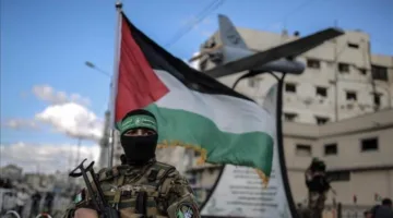 عاجل.. فصائل فلسطينية: بعد احتراق ناقلتي الجنود، لاحظنا وصول مروحيات الإنقاذ