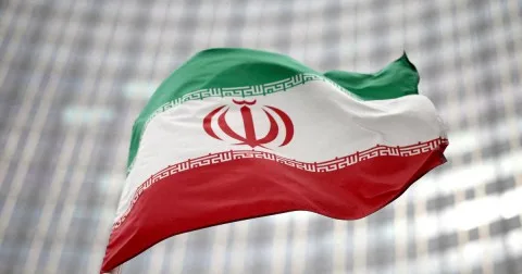 الترويكا الأوروبية تحذر من استئناف العقوبات على إيران في نهاية أغسطس إذا لم تتعاون مع الوكالة الدولية للطاقة الذرية