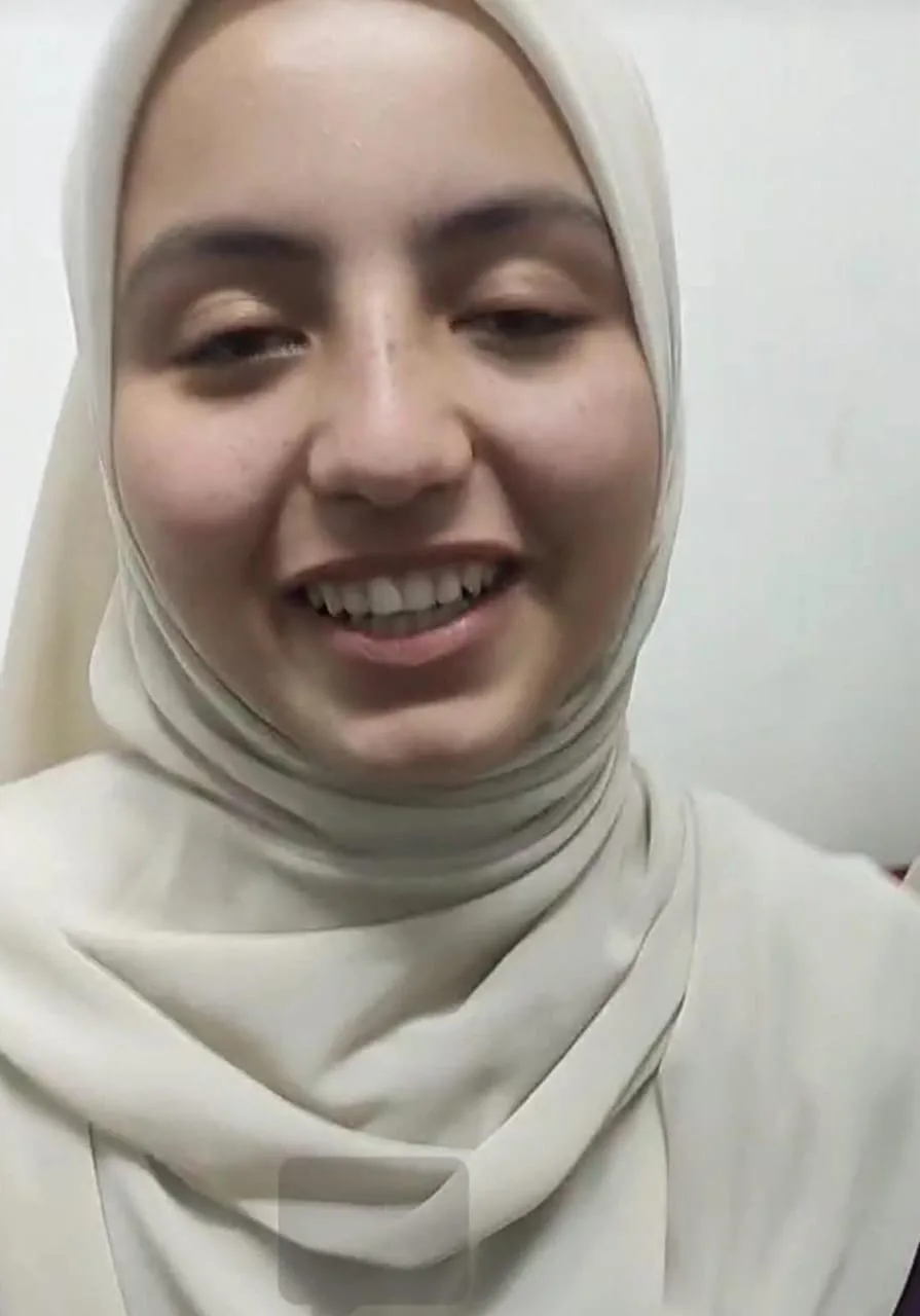 الثالثة على الثانوية الأزهرية: أخي يعمل كهربائيًا لتأمين لقمة العيش للأسرة