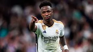 ريال مدريد يوجه انتقادات لفينيسيوس: “وهمي” سيفقد ثروته ويصبح معدماً