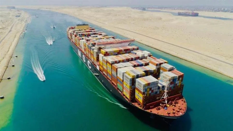 قناة السويس: ممر التجارة الحيوي ورئة مصر التي يعتمد عليها العالم قناة السويس: ممر التجارة الحيوي ورئة مصر التي يعتمد عليها العالم