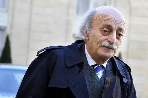 جنبلاط: الهجري يسعى للهيمنة على القرار في السويداء جنبلاط: الهجري يسعى للهيمنة على القرار في السويداء