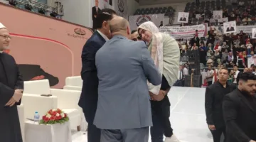 الجبهة الوطنية تُكرم طالبة من ذوي الاحتياجات الخاصة لتحقيقها 90% في الثانوية العامة