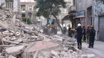 إصابة 3 أفراد جراء انهيار جزئي في مبنى بمنطقة الرمل شرق الإسكندرية