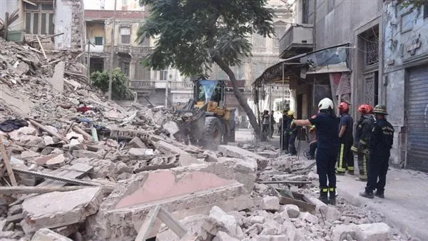 إصابة 3 أفراد جراء انهيار جزئي في مبنى بمنطقة الرمل شرق الإسكندرية إصابة 3 أفراد جراء انهيار جزئي في مبنى بمنطقة الرمل شرق الإسكندرية