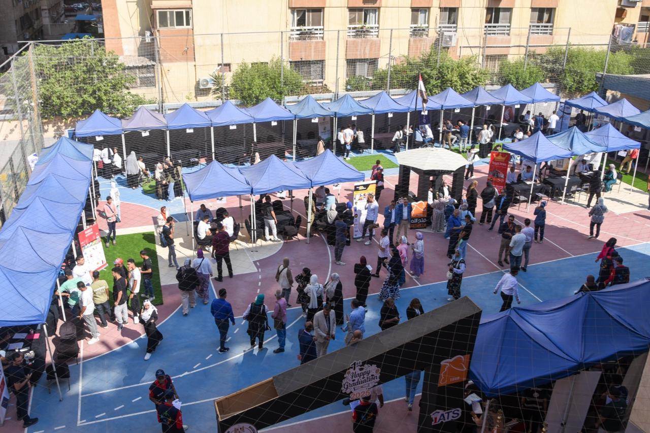 محافظ الإسكندرية يفتتح فعاليات الملتقى التوظيفي السادس لخريجي التعليم الفني ضمن مبادرة " انزل اشتغل "بمشاركة 45 شركة وتوفير 9000 فرصة عمل متنوعة