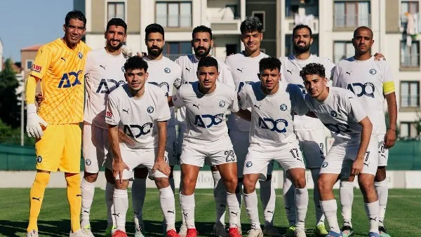 عودة بعثة بيراميدز إلى إزميت بعد مباراة ودية مع قاسم باشا عودة بعثة بيراميدز إلى إزميت بعد مباراة ودية مع قاسم باشا