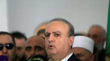 وهاب يجيب جنبلاط: “أيمكنك أن تعطني العذر؟”