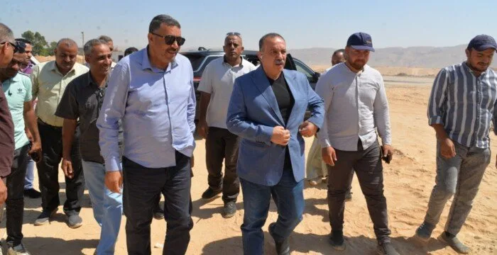محافظ أسيوط يزور موقع إنشاء أول مصنع شامل لمنتجات الرمان في البداري
