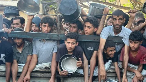 فلسطين: تجاوزت مظاهر الجوع في غزة كل التقديرات. فلسطين: تجاوزت مظاهر الجوع في غزة كل التقديرات.