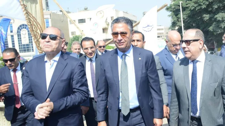 وزير التموين ومحافظ القاهرة يطلقان سوق “اليوم الواحد” في منطقة الجمالية